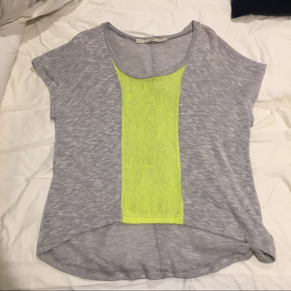 Short sleeve lightweight sweater material t-shirt