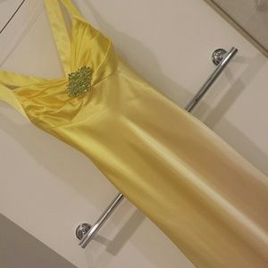 Like New Jump Apparel Satin yellow formal dress