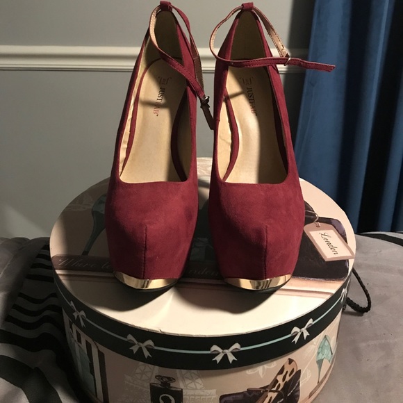 JustFab Size 8 Wine Platform Heels - Picture 2 of 4