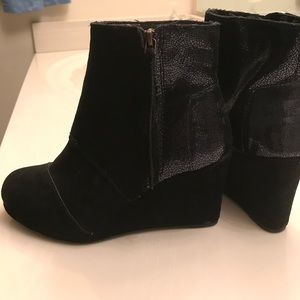 Toms Black Wedge Booties