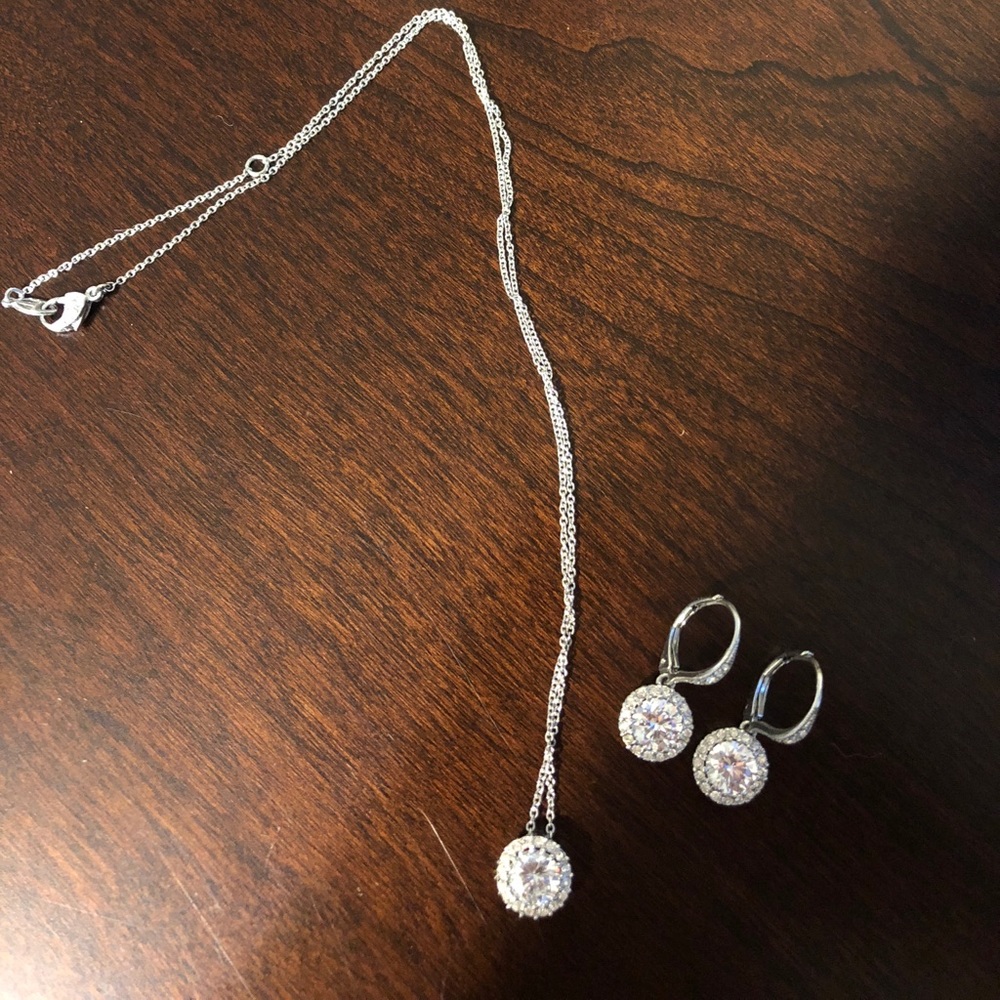 Earrings and necklace set