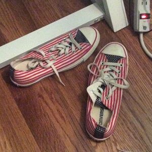 American Flag low top converse