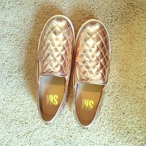 NWOT Rose gold slip on shoes