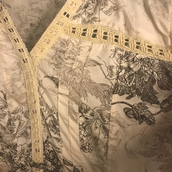 Comfy shirt for work or play - Picture 3 of 4