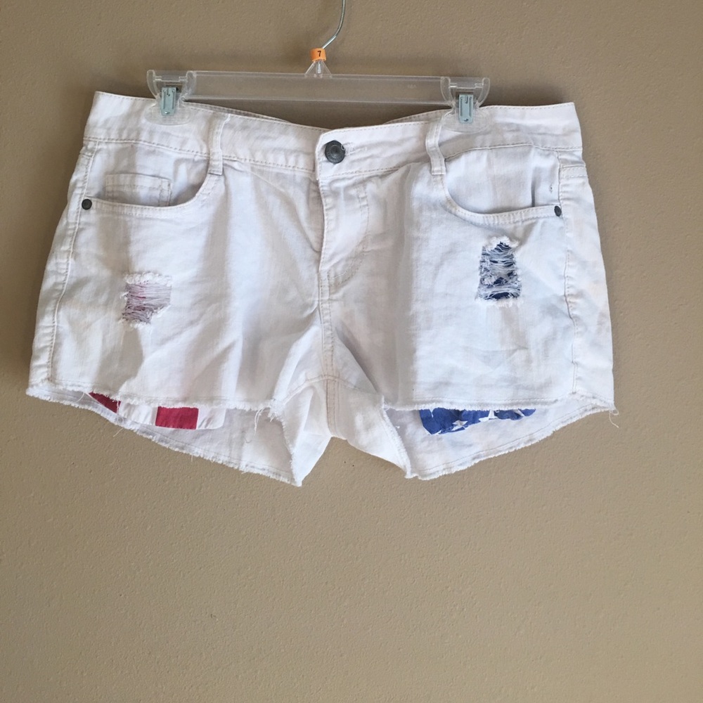 White L.e.i. Shorts