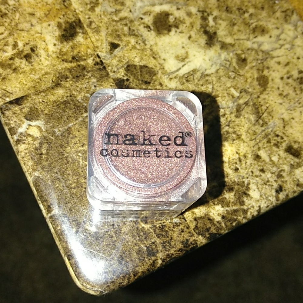 Poweder eye brown/purplish