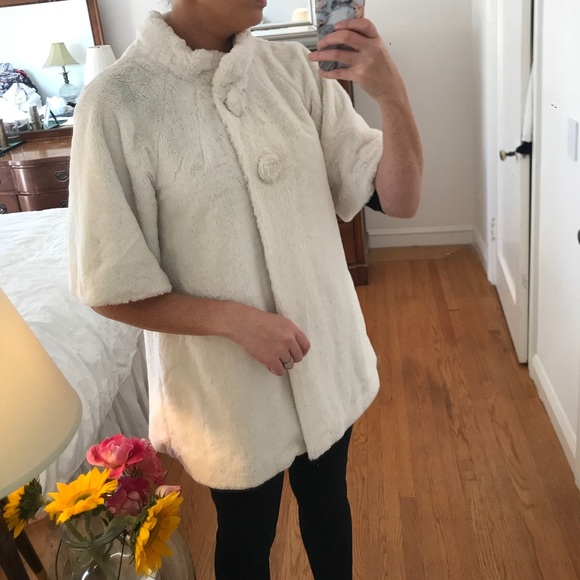 Faux Fur cream coat - Picture 1 of 7