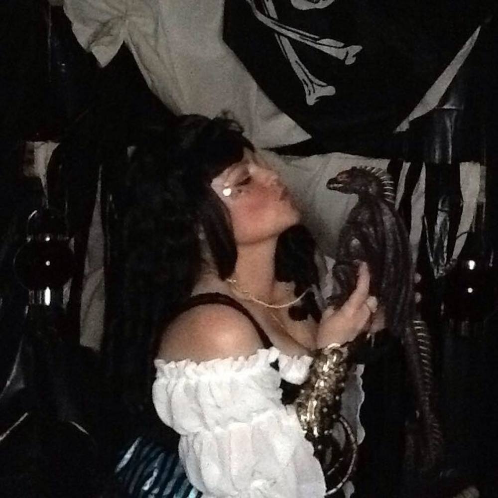 Meet your Posher, Emily