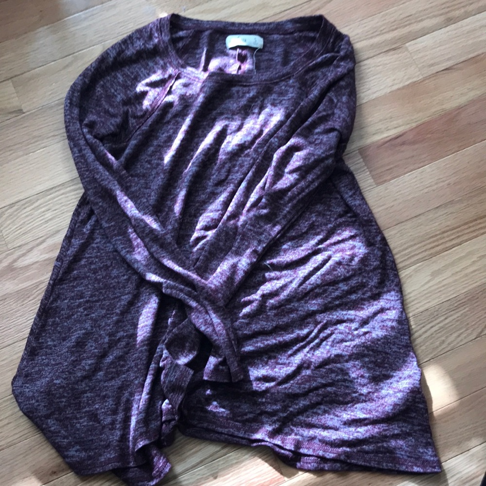 Flowy Hollister shirt