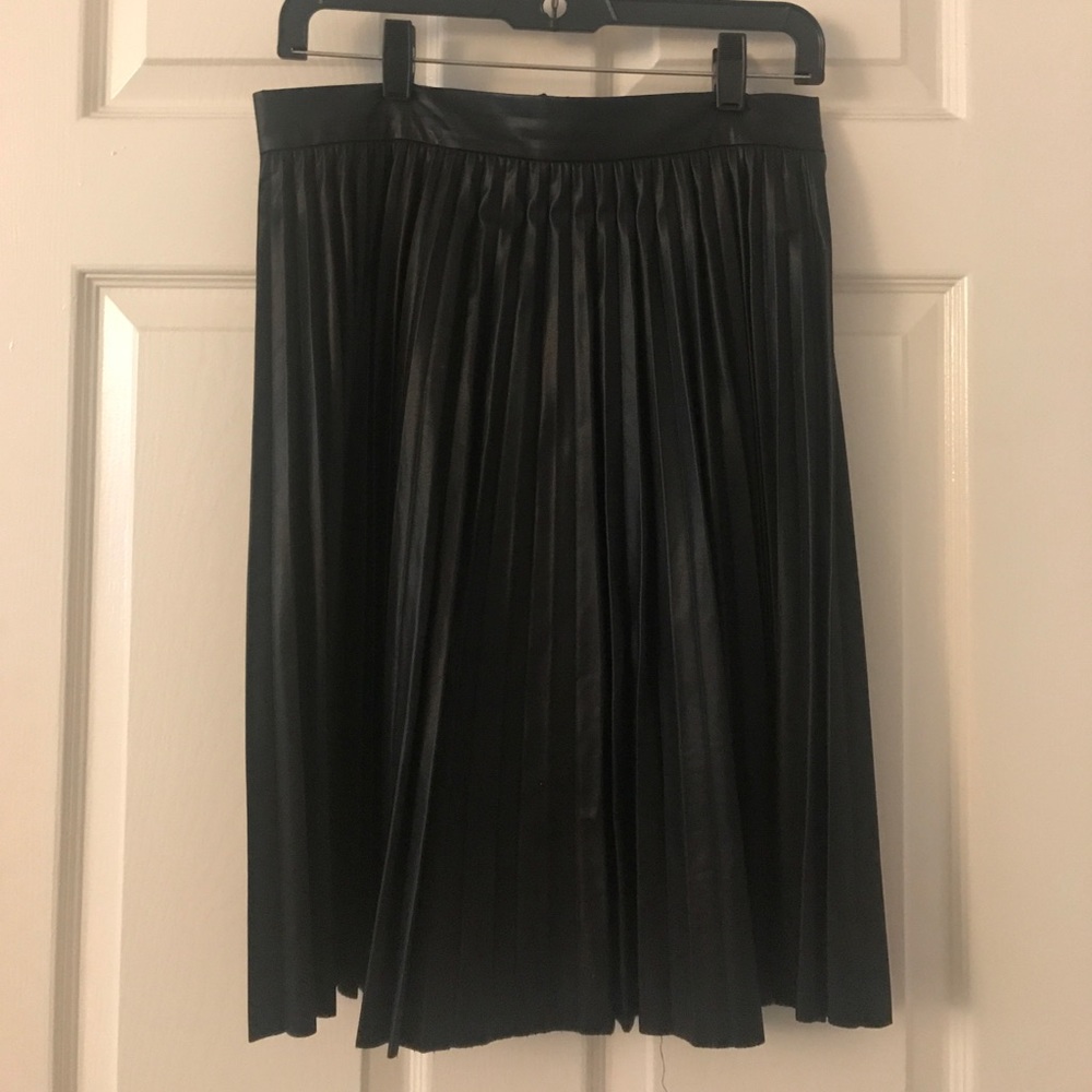 Pleated skirt