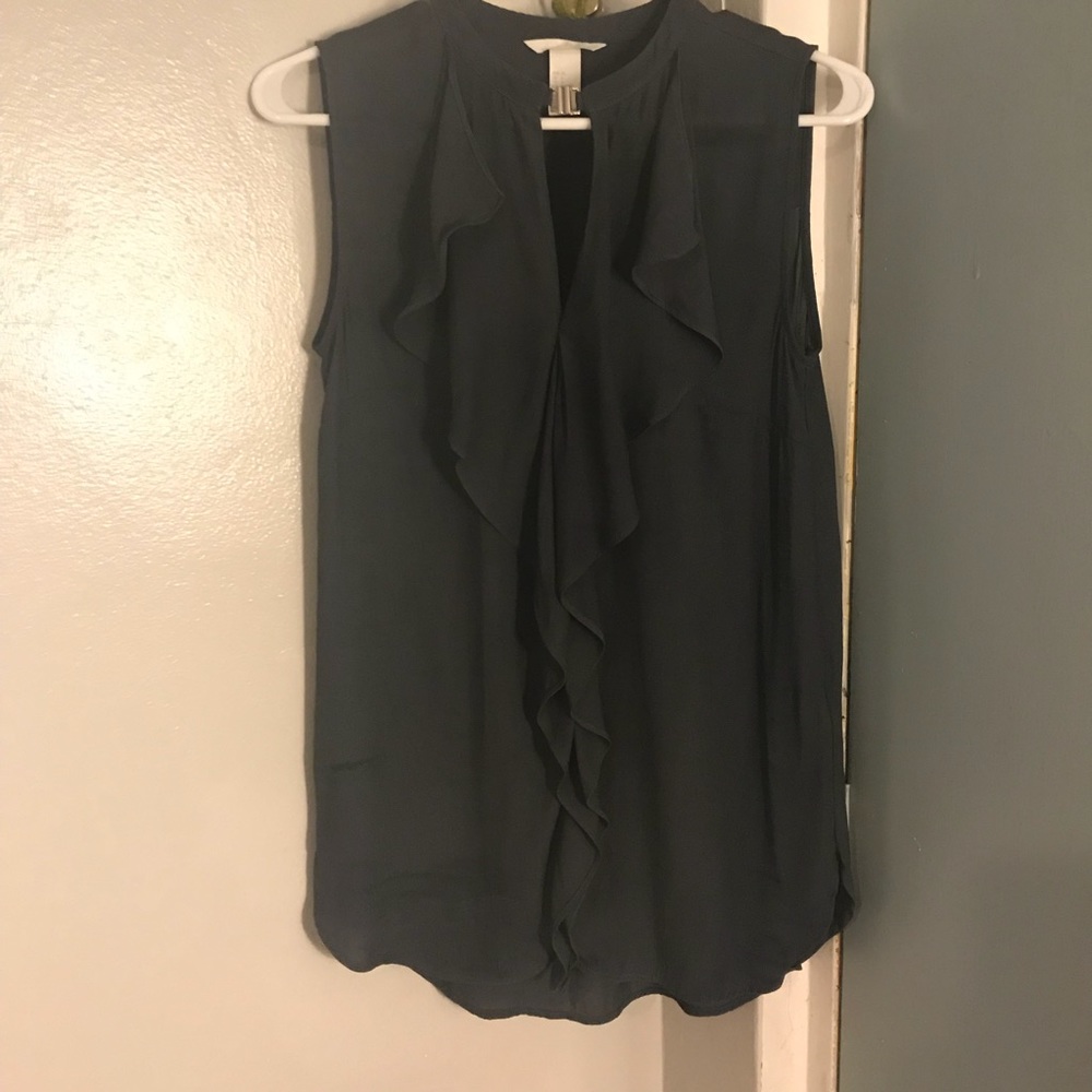 Dressy shirt with cute keyhole cutout - Picture 2 of 2