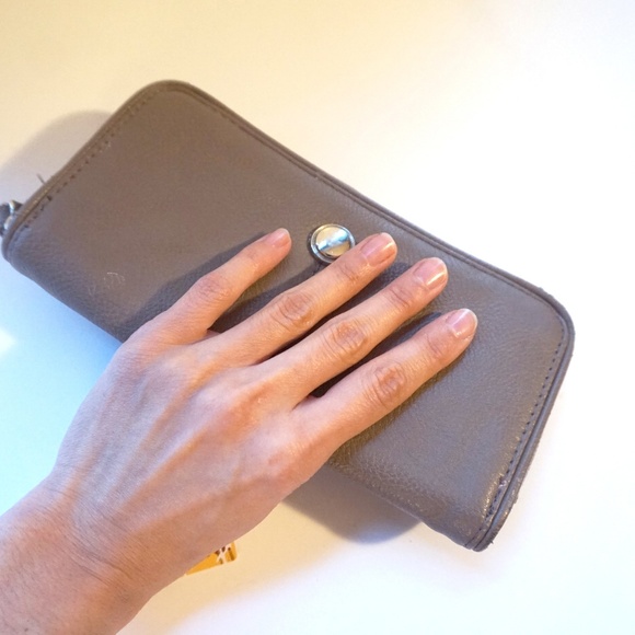 Mossimo Wallet - Picture 2 of 3