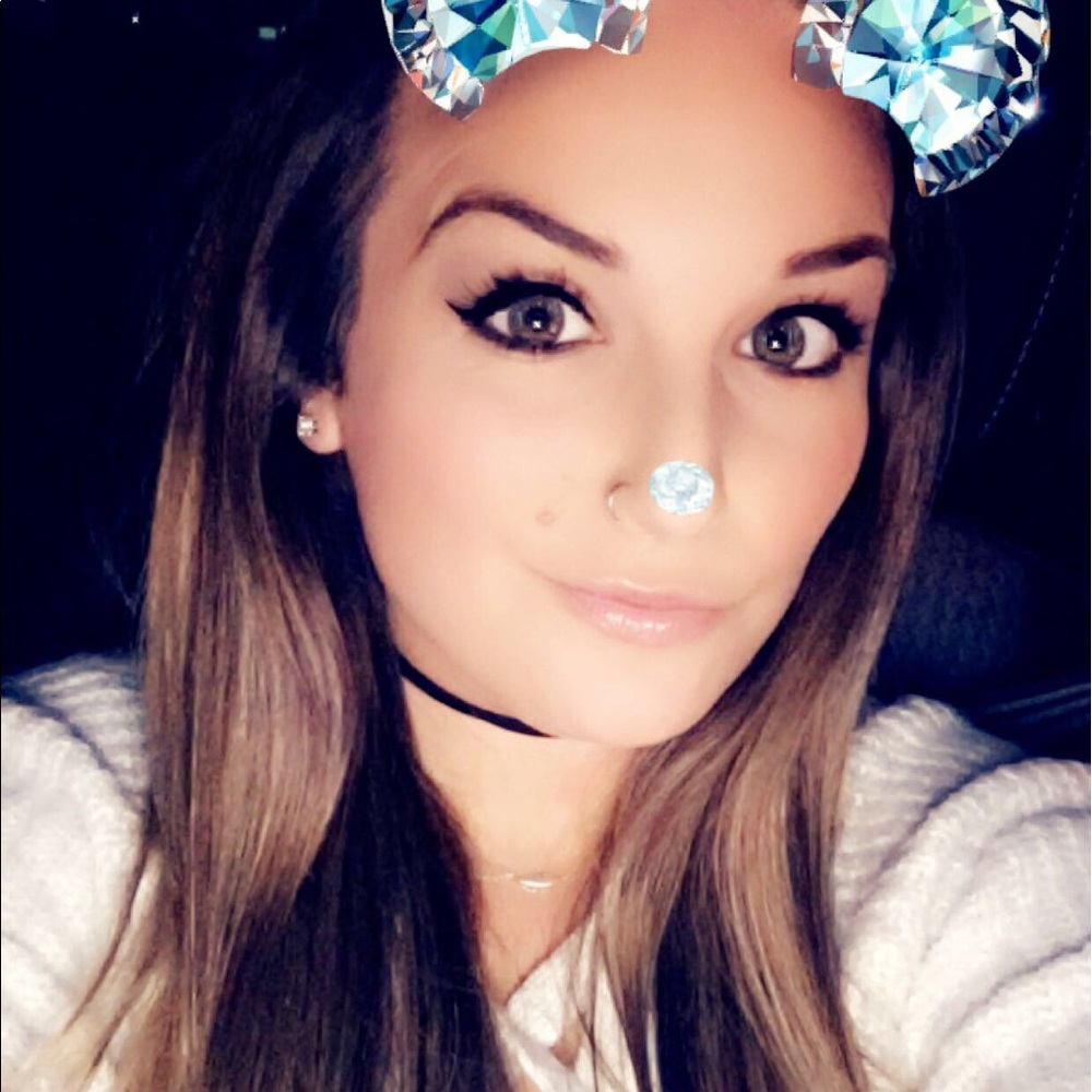 Meet your Posher, Leah