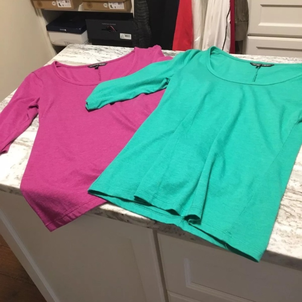 2 Victoria's Secret scoop neck shirts Sz M