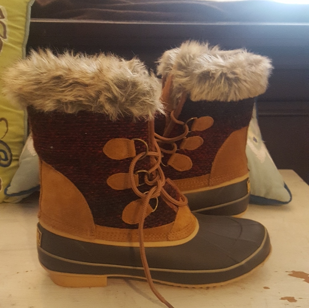 Brand New Totes winter boots