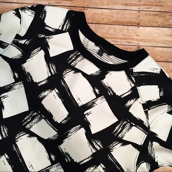 Banana Republic Black White Quilted Boxy Top - Picture 3 of 6