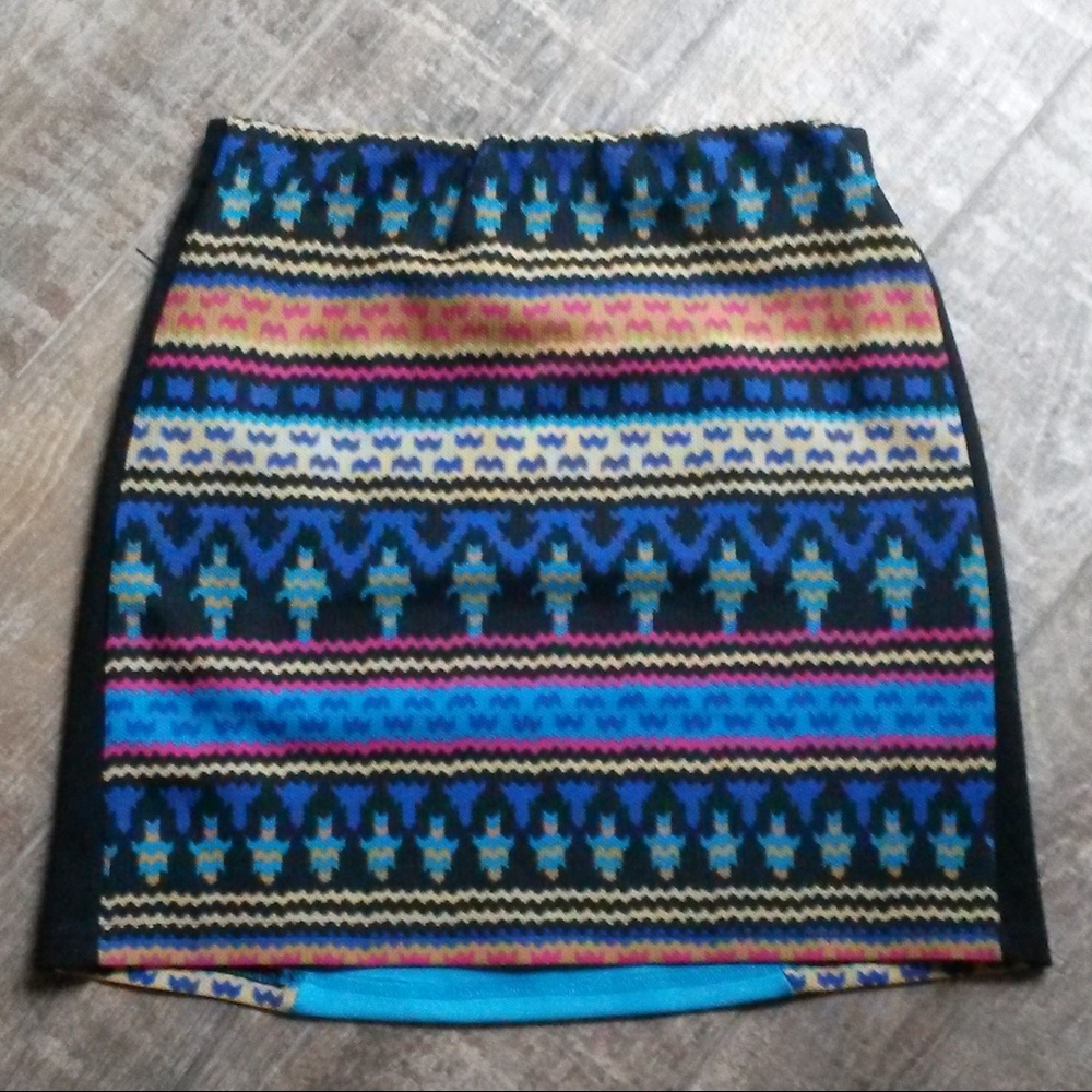 Renee' London Abstract Tribal Print Mini Skirt