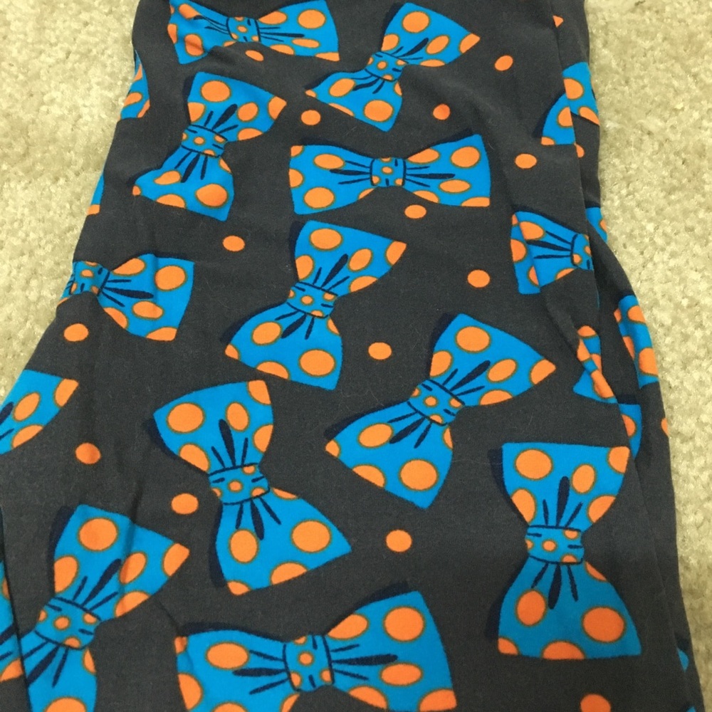 Lularoe One Size Bow leggings