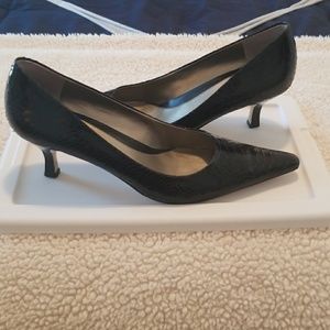 Bandolino Black Leather Kitten Heel