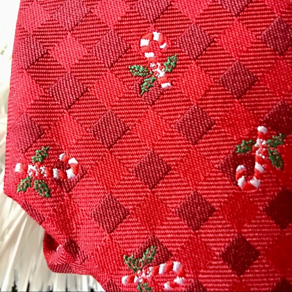 🎁🌲🎉 NWT Holiday Tie with Cool Candy Cane Motif - Picture 5 of 8