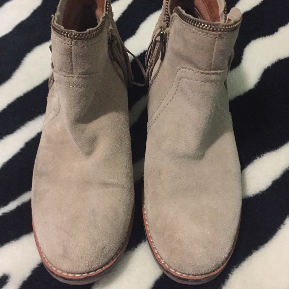 Dv by Dolce Vita fringe booties