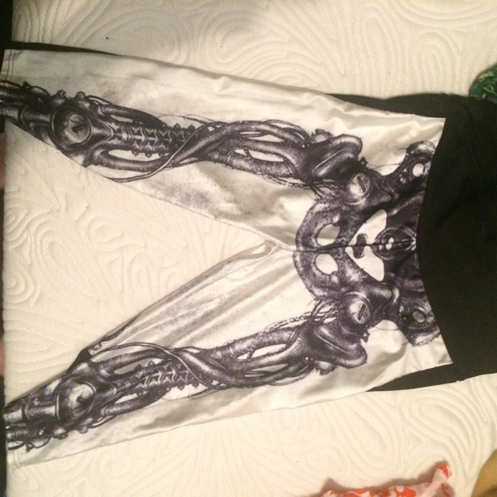 Skeleton yoga pants NWOT