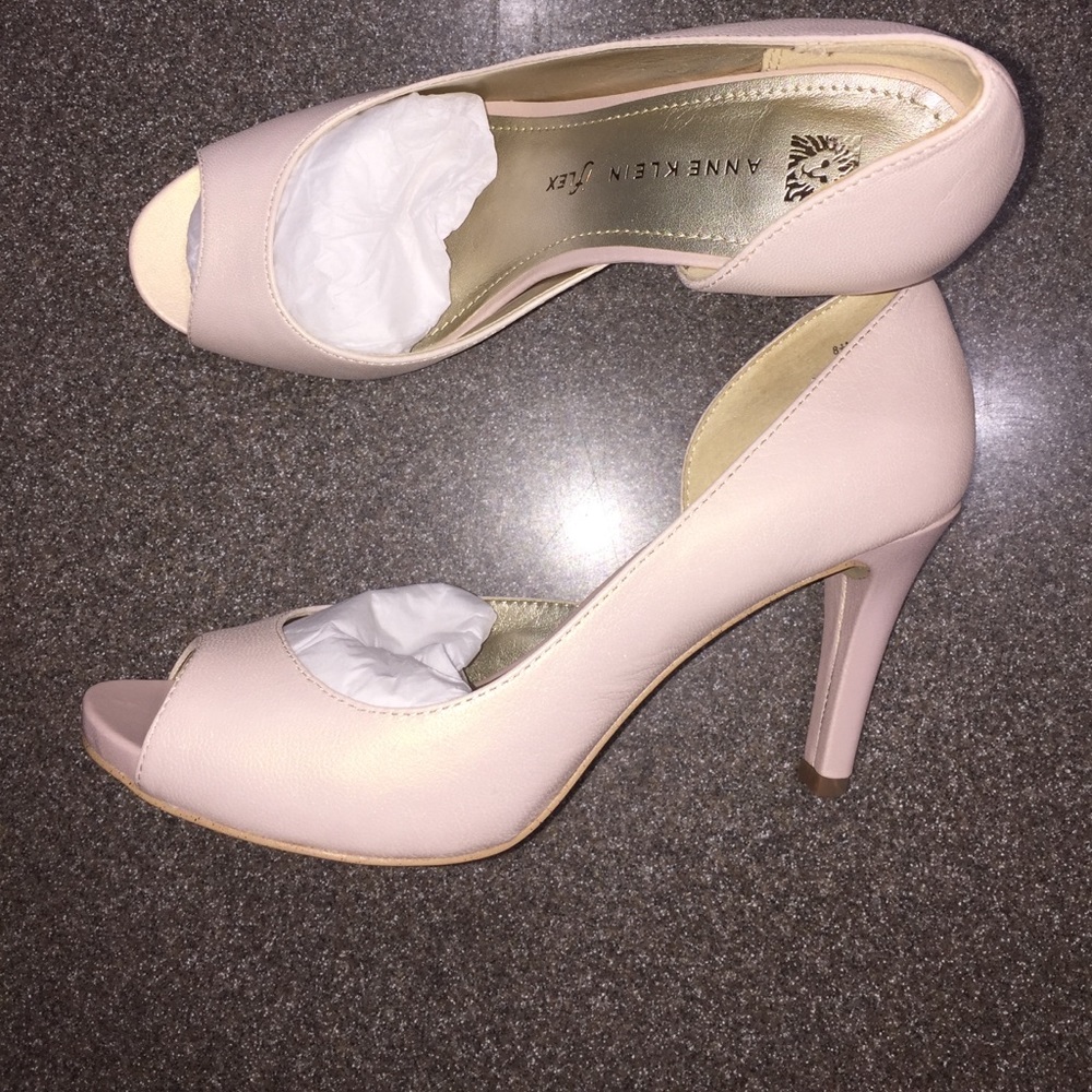 Anne Klein women’s pumps 8/10