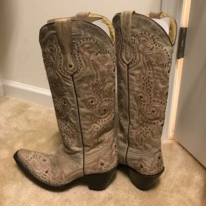 CORRAL cowgirl boots... YEEHAH!!!!