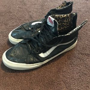 Old skool leather vans zip up