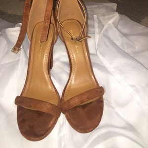 Open-toed Chester Brown Suede Heels