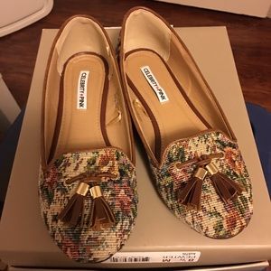 Celebrity Pink - Tapestry style - flats sz8