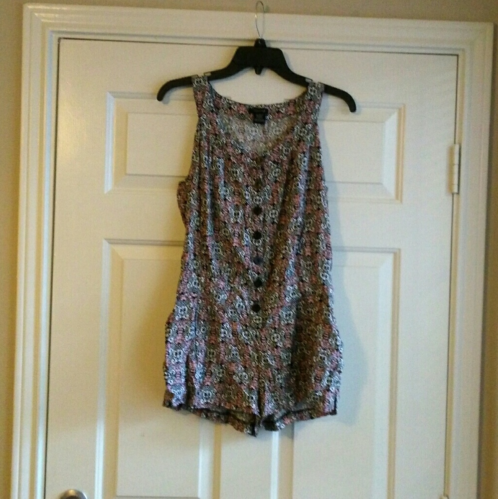 🎈FINAL PRICE🎈 Button Romper