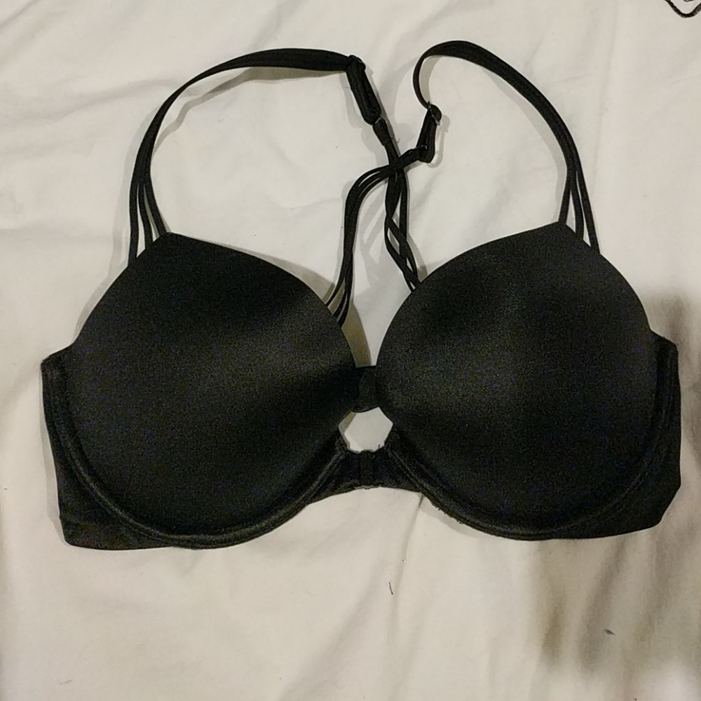 Brand new Victoria Secret push up bra- never worn!