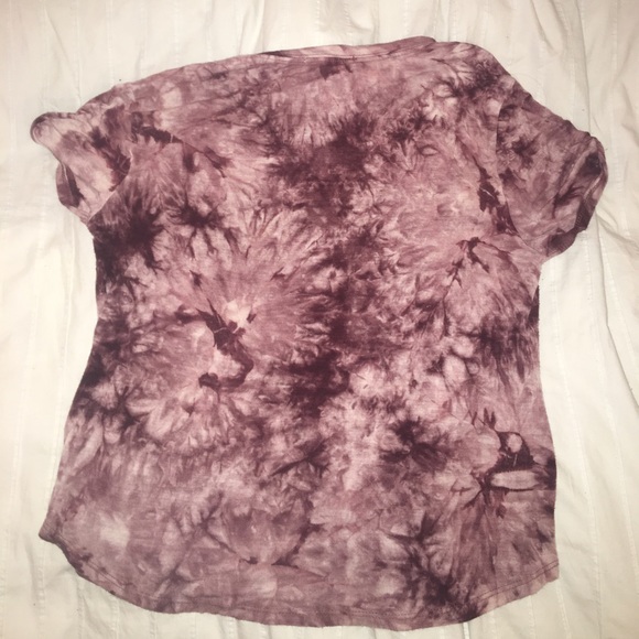 low key grungy but cut shirt - Picture 2 of 4