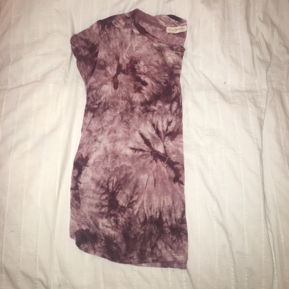 low key grungy but cut shirt - Picture 3 of 4