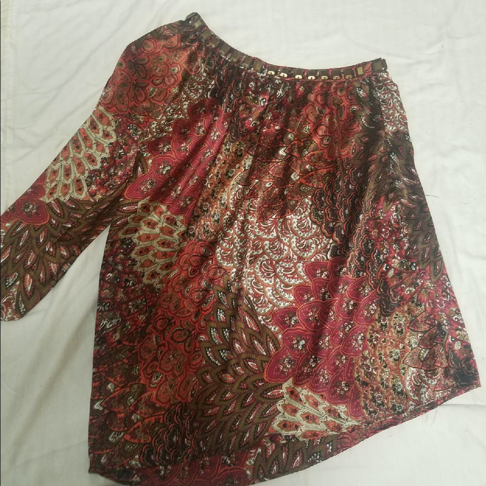 One shoulder Blouse. Can be worn as mini dress.