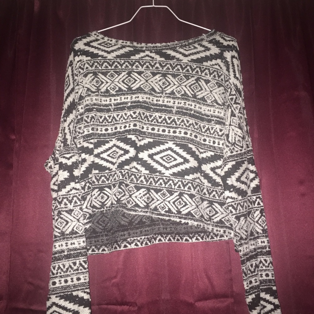 Crop top cross between a Tshirt and sweater