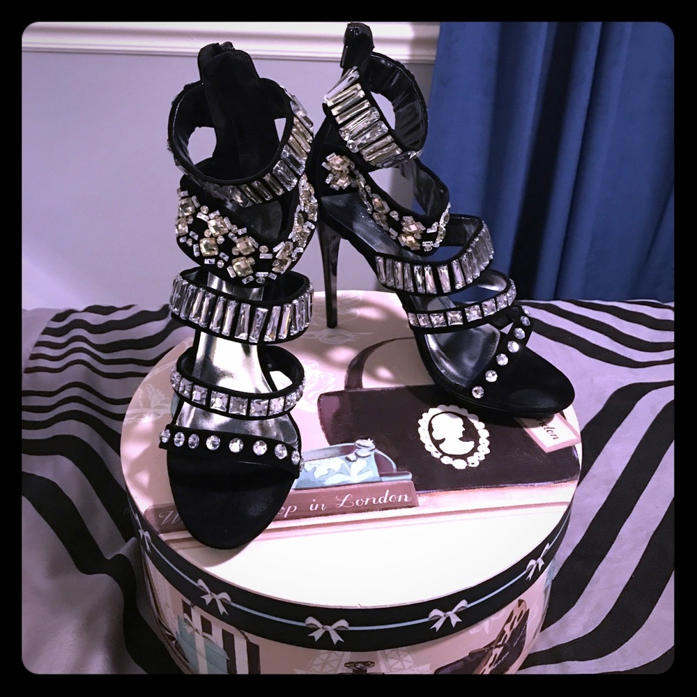 Marichi Mani Size 7.5 Evening Shoe