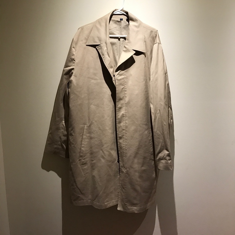 Tan raincoat / topcoat