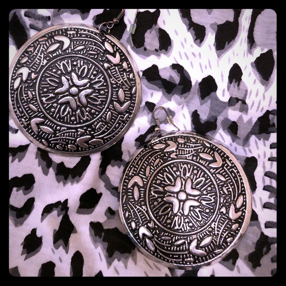 Aztec style Silvertone- light pierce earrings