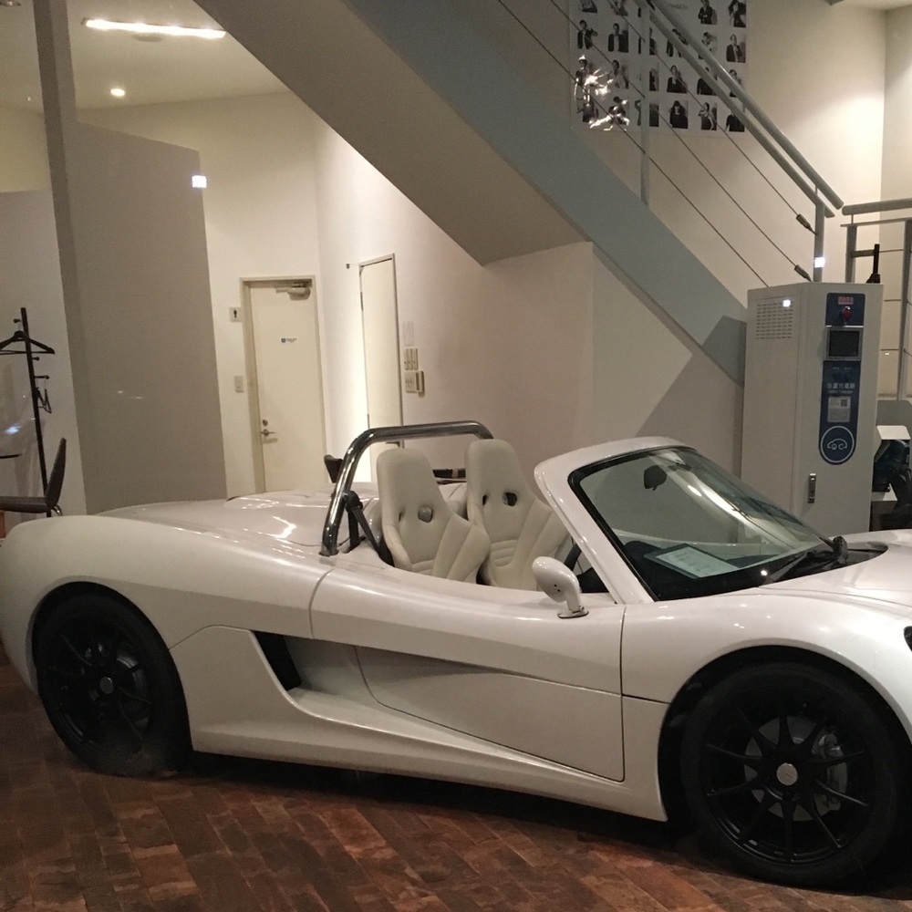 Meet your Posher, Victor