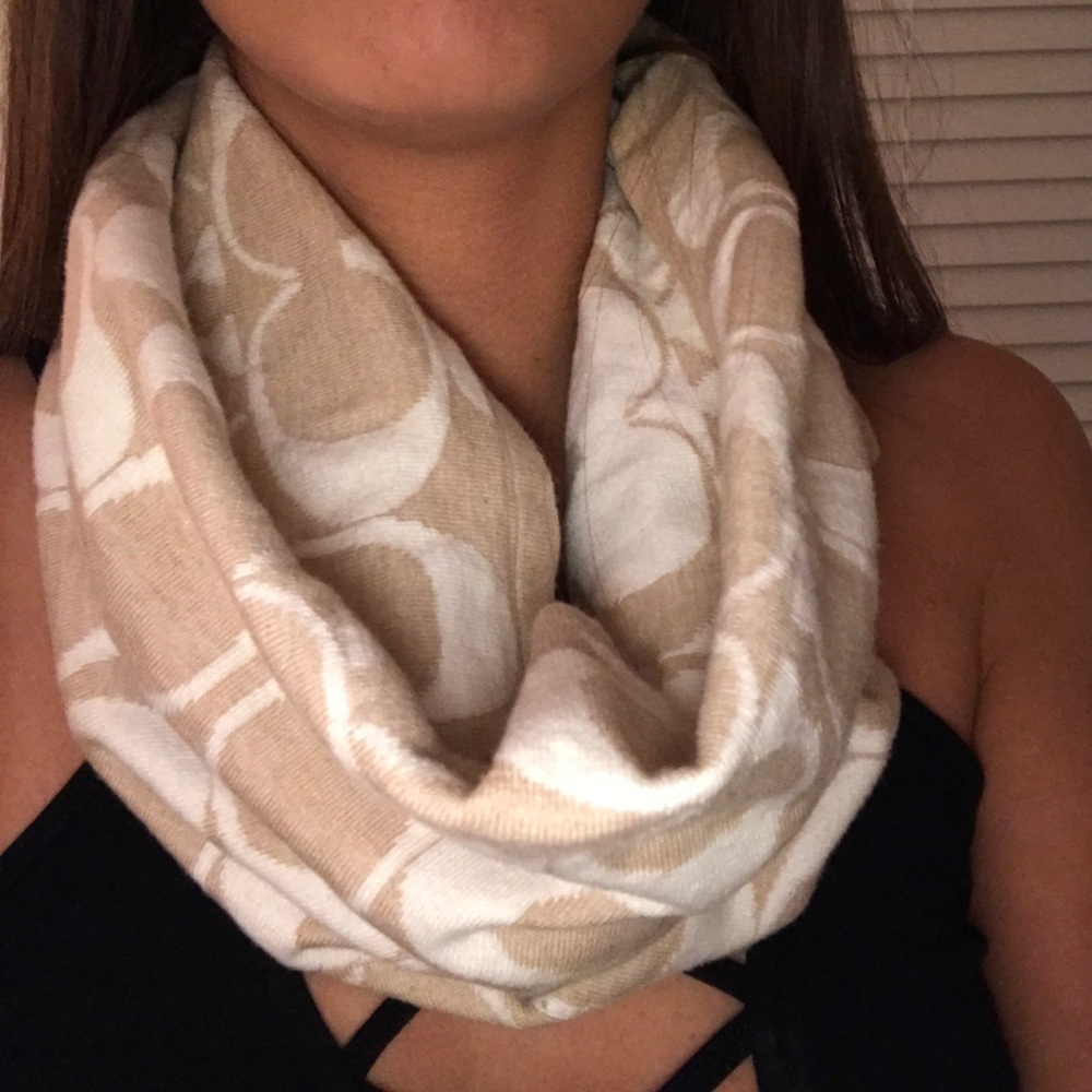 COACH Winter Scarf