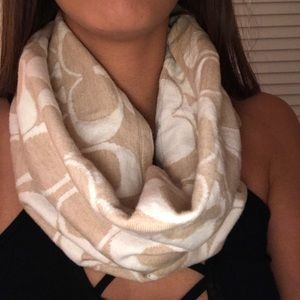 COACH Winter Scarf