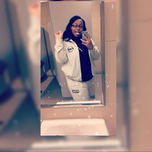 Meet your Posher, Kenisha