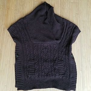 HOLIDAY CLEAN OUT $15! Chunky knit poncho sweater