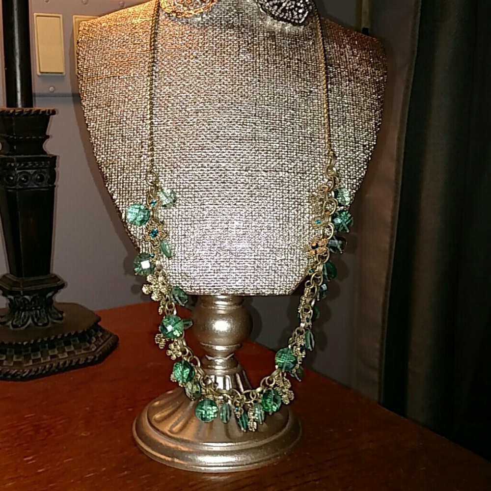 Neclace - Picture 4 of 4