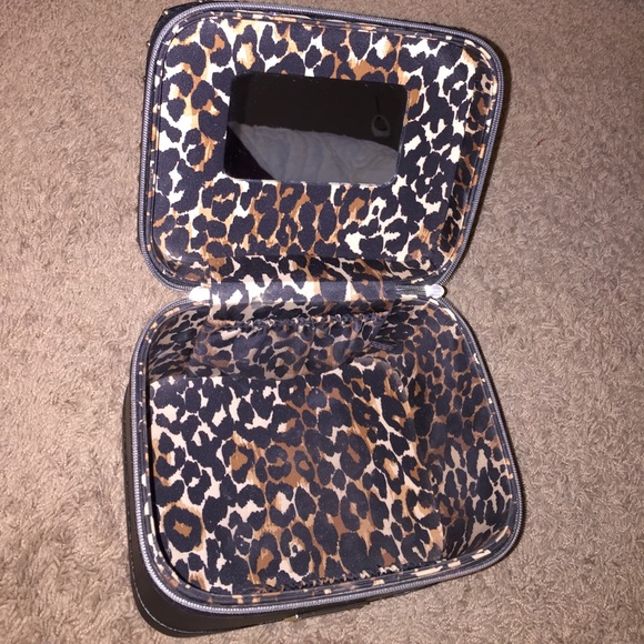 Victoria’s Secret Makeup Bag & Tote - Picture 3 of 8