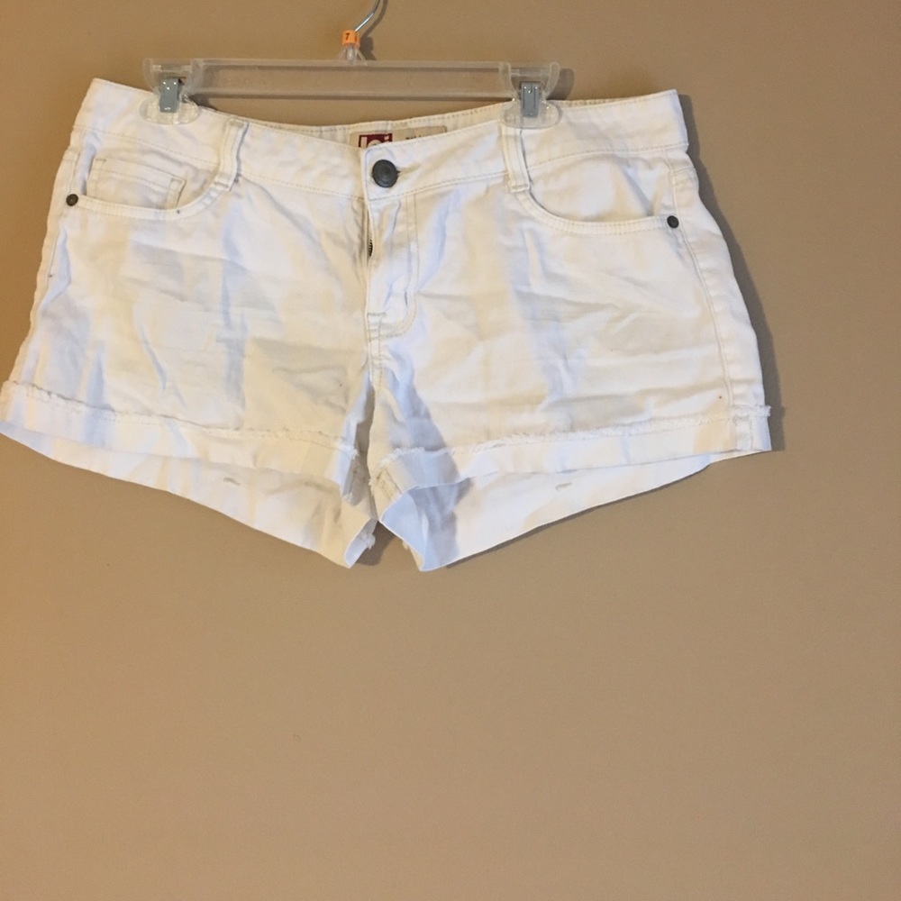 White L.e.i shorts