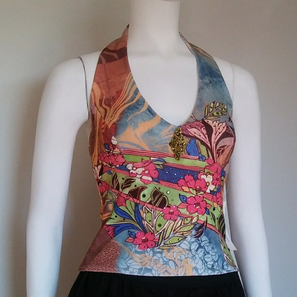 3Di halter top.