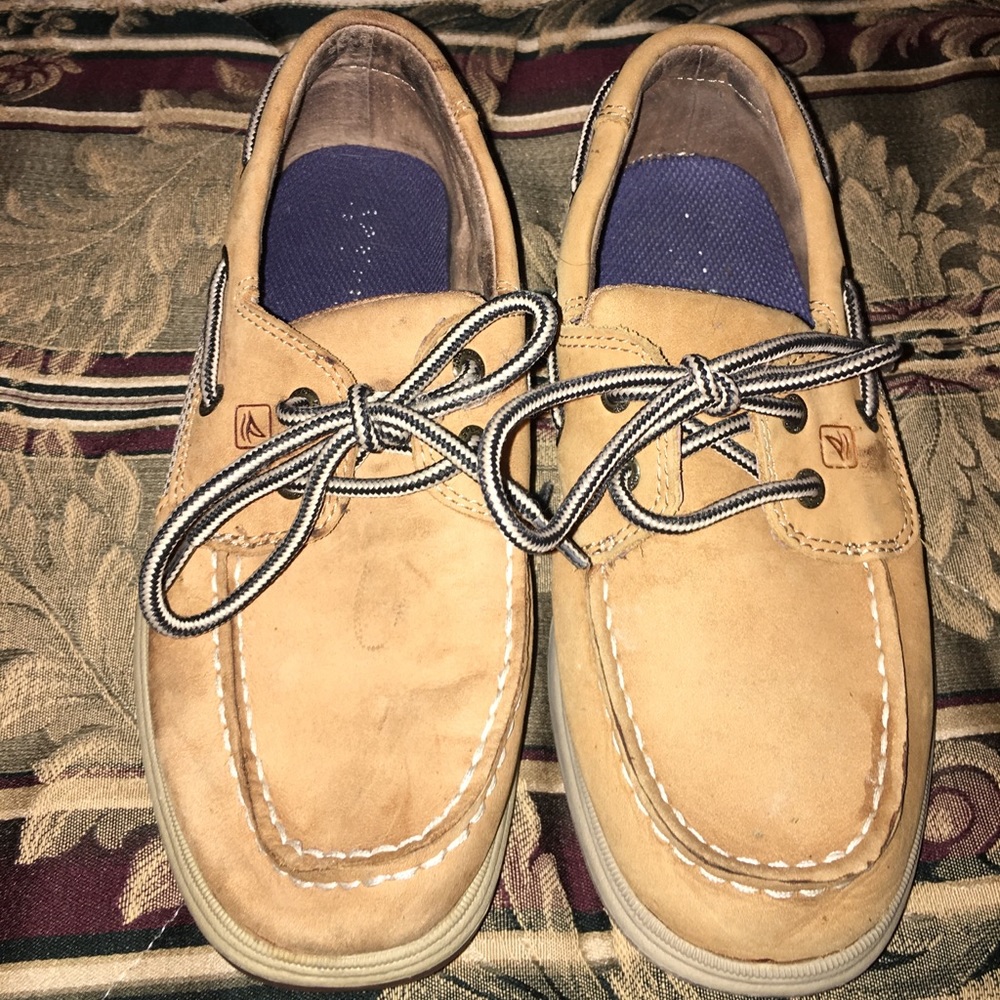 Boys Sperrys size 3